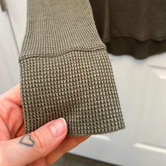 Dark Green Long Sleeve - Picture 3 of 4